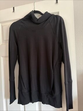 Black Long Sleeve Funnel Neck Pullover Lululemon size 6
